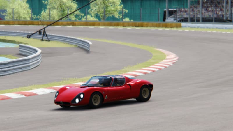 アルファロメオ33ストラダーレ（Alfa Romeo 33 Stradale）のテスト走行6